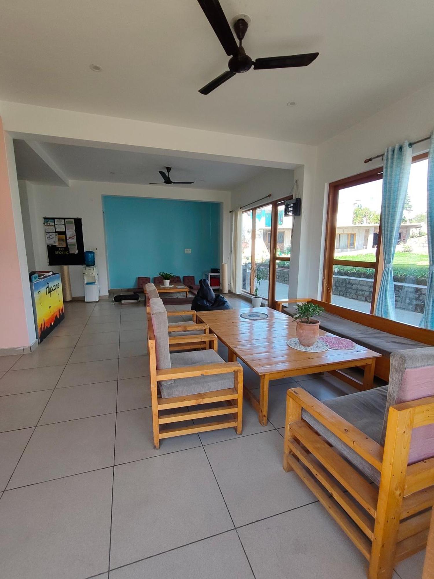 Flyscape Hostel Bir  Luaran gambar