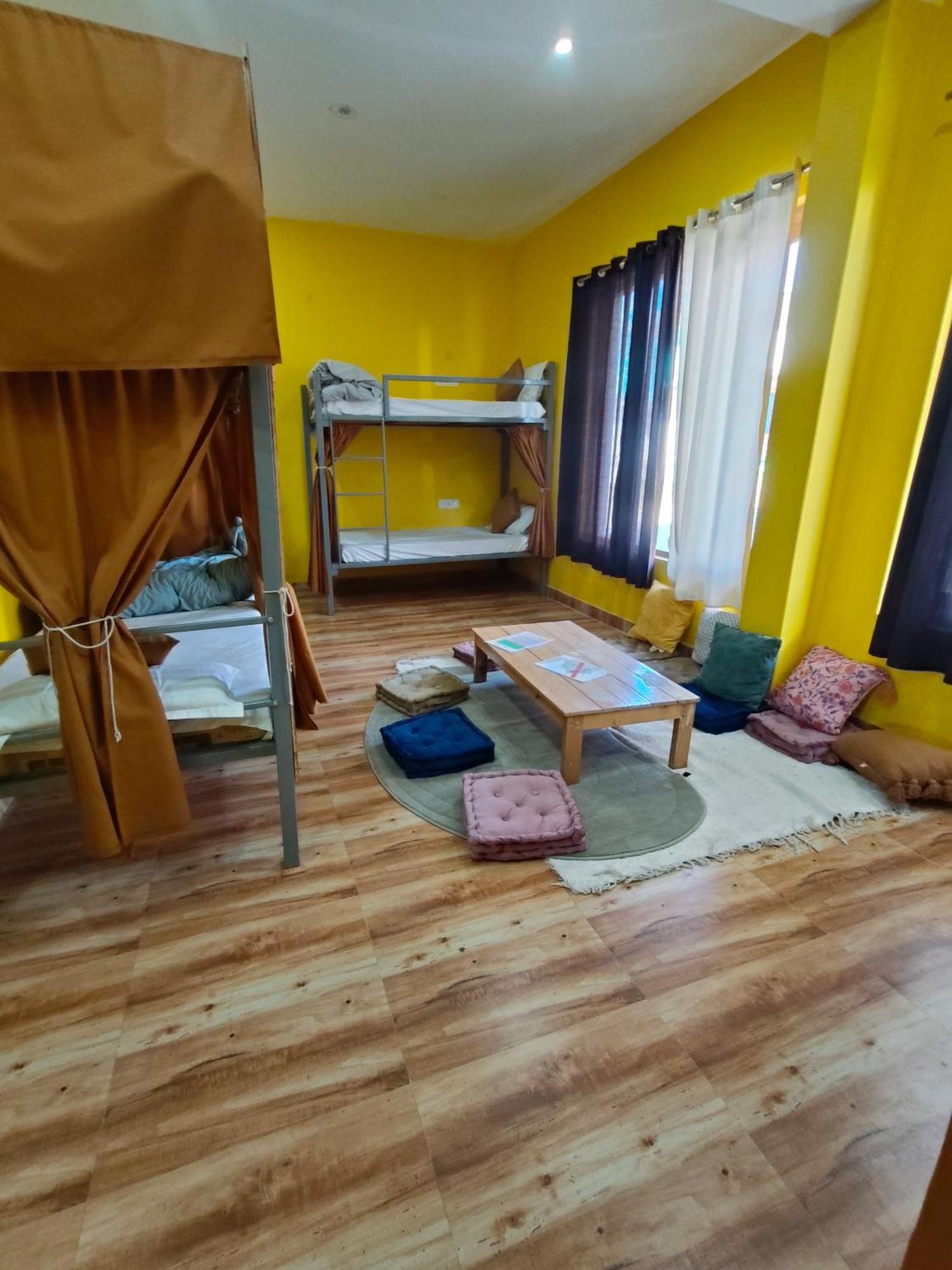 Flyscape Hostel Bir  Luaran gambar
